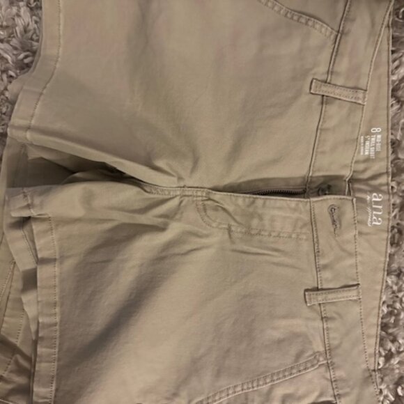 Old Navy & ANA Khaki shorts size 8 - Picture 2 of 2